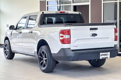 Oxford White 2022 Ford Maverick XL