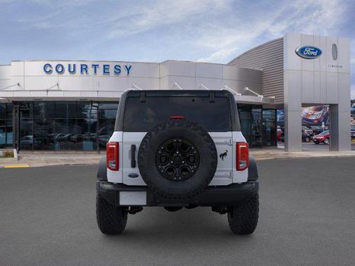 Oxford White 2026 Ford Bronco Big Bend