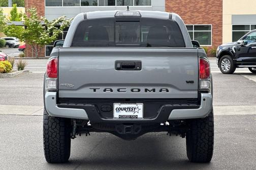 Cement 2019 Toyota Tacoma TRD Off Road