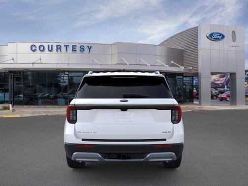 Star White Metallic Tri-Coat 2026 Ford Explorer Platinum