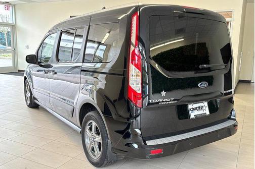 2022 Ford Transit Connect Titanium w/Rear Liftgate