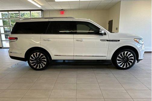 2023 Lincoln Navigator Black Label