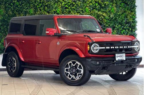 Hot Pepper Red Metallic Tinted Clearcoat 2022 Ford Bronco Outer Banks