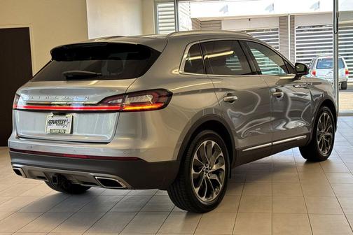 Silver Radiance Metallic Clearcoat 2023 Lincoln Nautilus Reserve