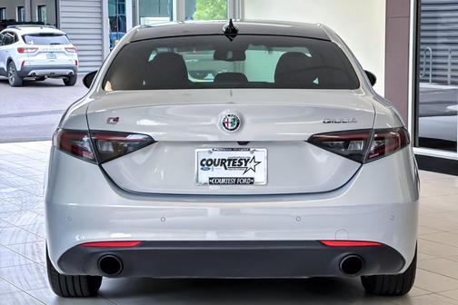 Moonlight Gray Metallic 2024 Alfa Romeo Giulia AWD