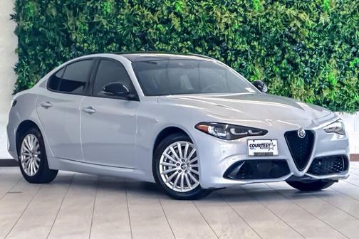 Moonlight Gray Metallic 2024 Alfa Romeo Giulia AWD