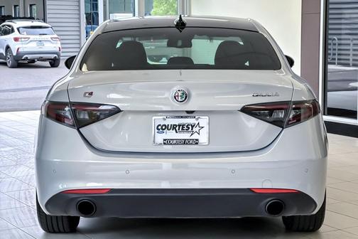 Moonlight Gray Metallic 2024 Alfa Romeo Giulia AWD
