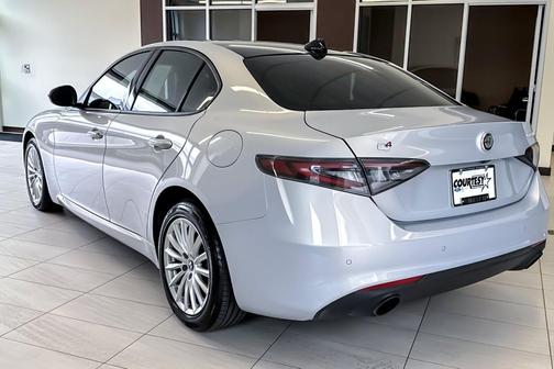 Moonlight Gray Metallic 2024 Alfa Romeo Giulia AWD
