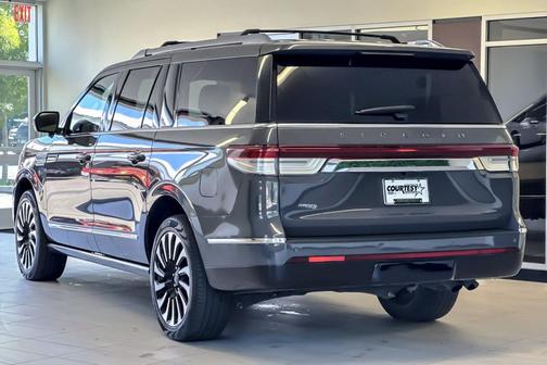 Dark Gray Metallic 2024 Lincoln Navigator L Black Label