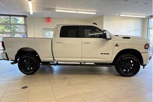 2024 RAM 3500 Big Horn Crew Cab 4x4 6'4' Box