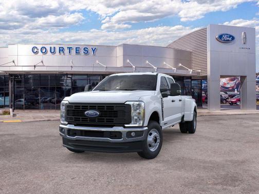 Oxford White 2026 Ford F-350 XL