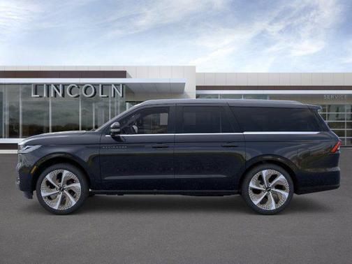 Infinite Black Metallic Clearcoat 2026 Lincoln Navigator Black Label