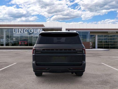 Infinite Black Metallic Clearcoat 2026 Lincoln Navigator Black Label