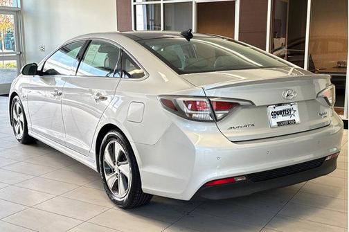 2017 Hyundai SONATA Hybrid Limited