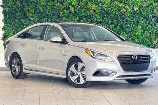 2017 Hyundai SONATA Hybrid Limited