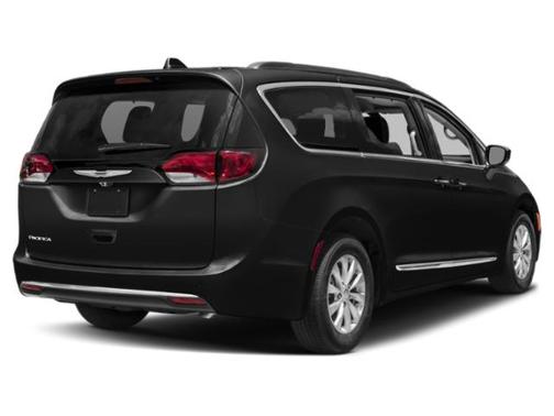 Brilliant Black Crystal Pearlcoat 2018 Chrysler Pacifica Touring-L