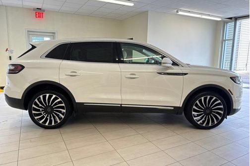 2022 Lincoln Nautilus Black Label