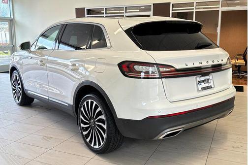2022 Lincoln Nautilus Black Label