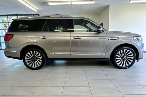 Mocha 2018 Lincoln Navigator Reserve