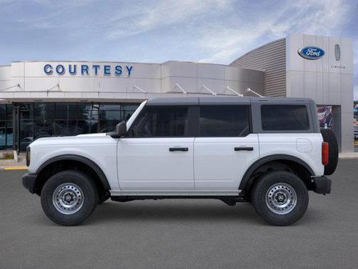 2025 Ford Bronco Base 4 Door 4x4