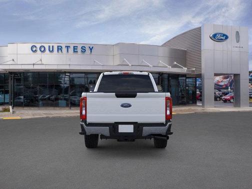 2025 Ford F-350 XLT
