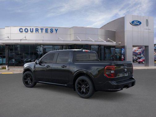 Shadow Black 2025 Ford Maverick Lobo