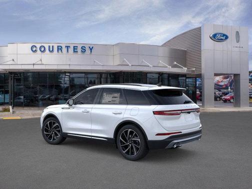 2025 Lincoln Corsair Reserve