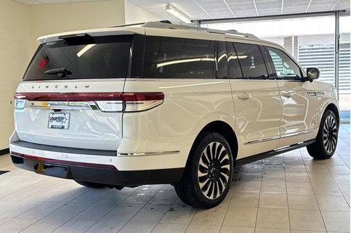 2023 Lincoln Navigator Black Label