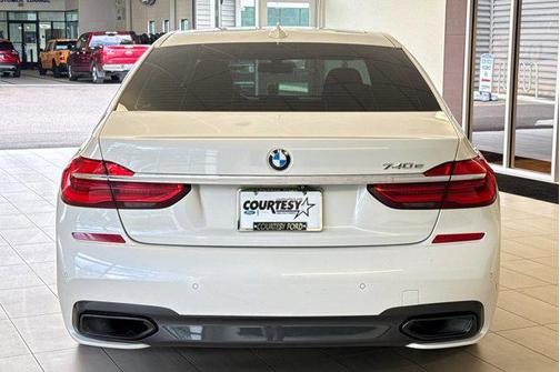 2017 BMW 740e xDrive iPerformance