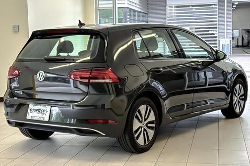Gray 2019 Volkswagen e-Golf SE