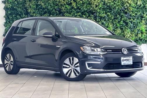 Gray 2019 Volkswagen e-Golf SE
