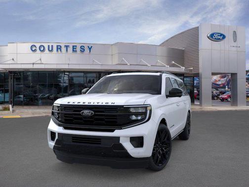Star White Met Tri-Coat 2026 Ford Expedition Max Platinum