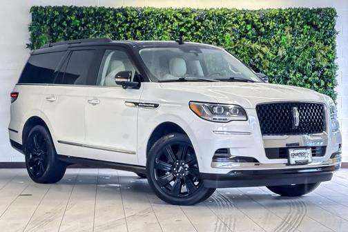 Pristine White Metallic Tri-Coat 2024 Lincoln Navigator Black Label