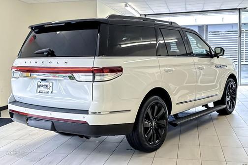Pristine White Metallic Tri-Coat 2024 Lincoln Navigator Black Label