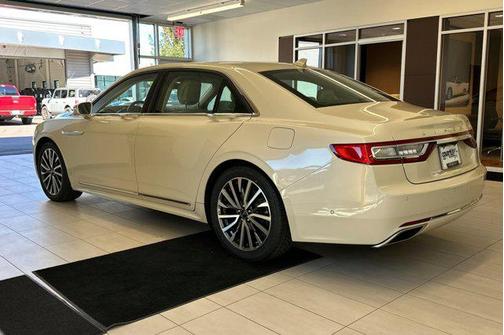 2018 Lincoln Continental Select