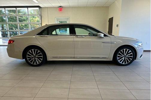 2018 Lincoln Continental Select