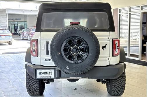 Oxford White 2023 Ford Bronco Wildtrak