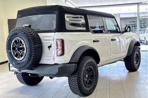 Oxford White 2023 Ford Bronco Wildtrak