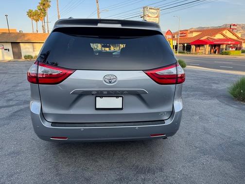 Silver 2017 Toyota Sienna XLE Premium