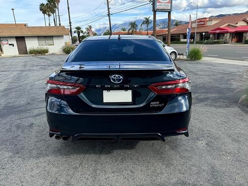 2021 Toyota Camry Hybrid XSE