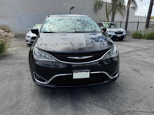 Black 2017 Chrysler Pacifica Touring