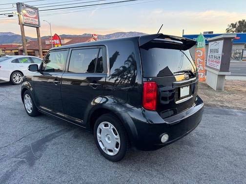 2010 Scion xB 