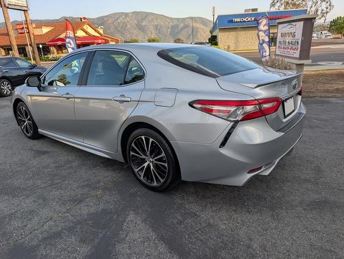 2018 Toyota Camry SE
