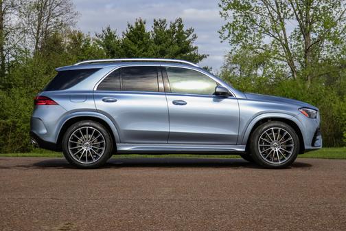 MANUFAKTUR Signature Cote d'Azur Light Blue Metallic 2025 Mercedes-Benz GLE 450 4MATIC