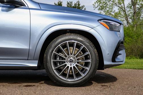 MANUFAKTUR Signature Cote d'Azur Light Blue Metallic 2025 Mercedes-Benz GLE 450 4MATIC
