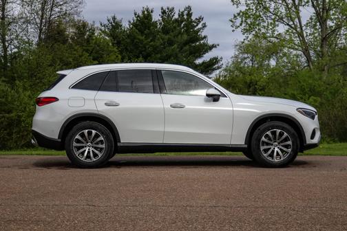 Polar White 2025 Mercedes-Benz GLC 300 4MATIC