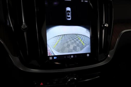 2023 Volvo S60 B5 Plus Dark Theme