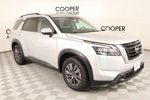 2023 Nissan Pathfinder SV
