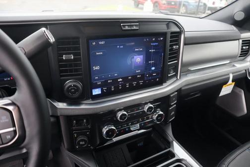 2025 Ford F-250 Platinum