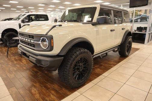 2025 Ford Bronco Base
